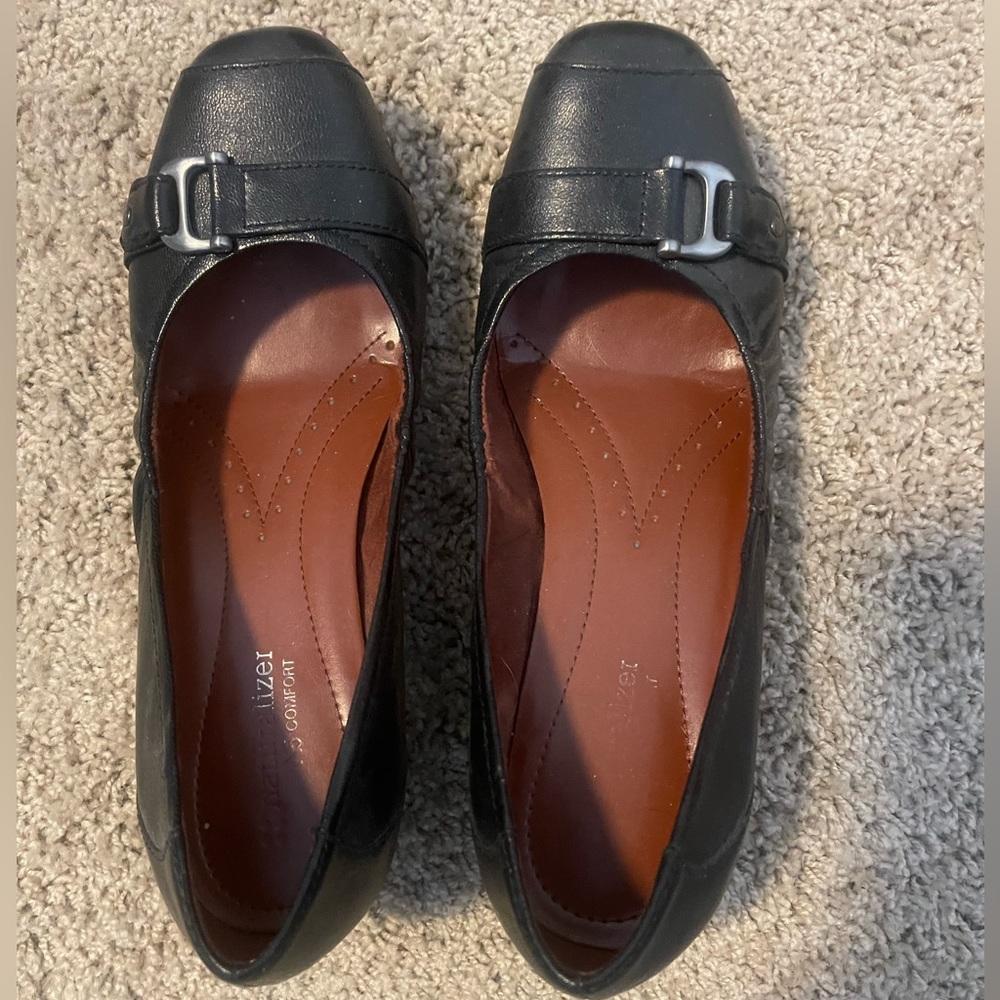 Naturalizer flats size 7.5.